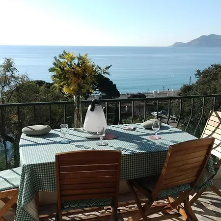 Vue Panoramique, 150m, Terrasse, Parking Prive, Clim Appartement